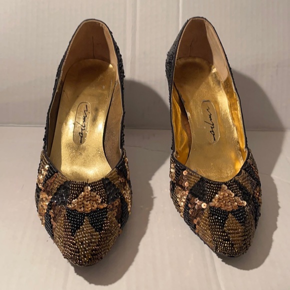 Impo Shoes - Vintage sequin and beaded heels in black, gold & bronze. Size 8B